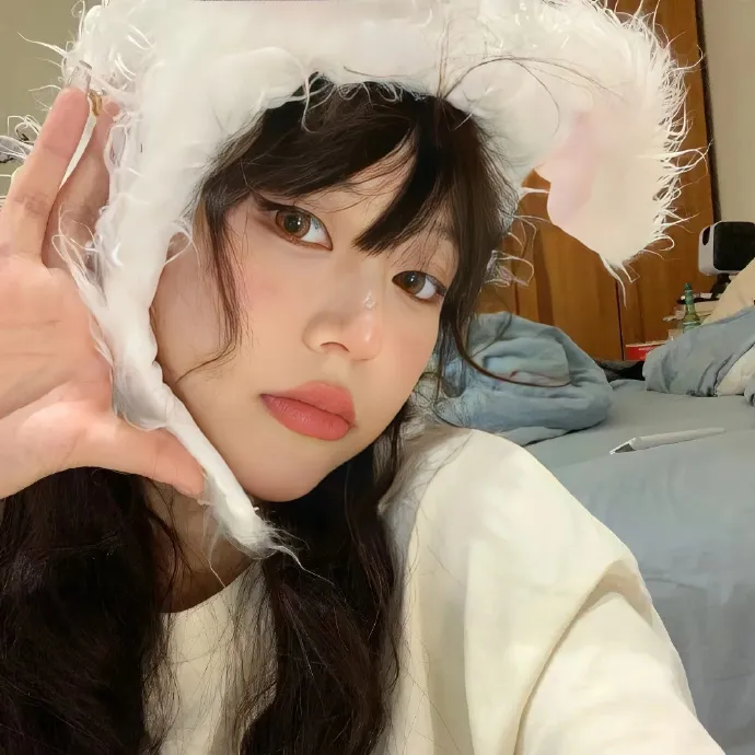 【深夜美食】《侠饭》生濑胜久主演：黑帮老大躲进大学生出租屋，用冰箱剩菜做出极道绝顶美食
